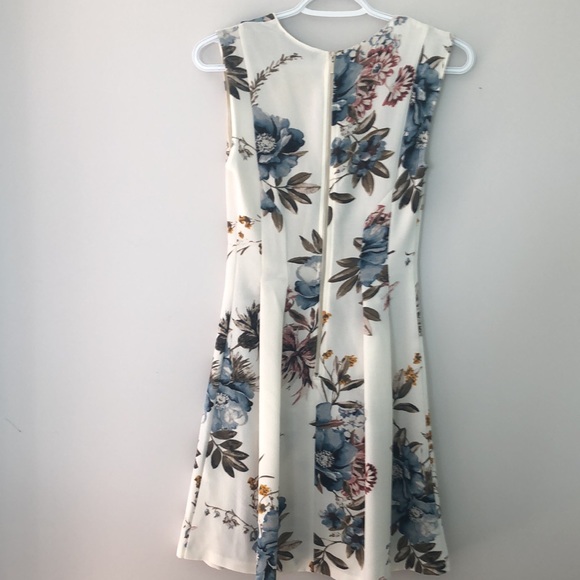 XS Dynamite a-line dress knee length - Picture 4 of 5